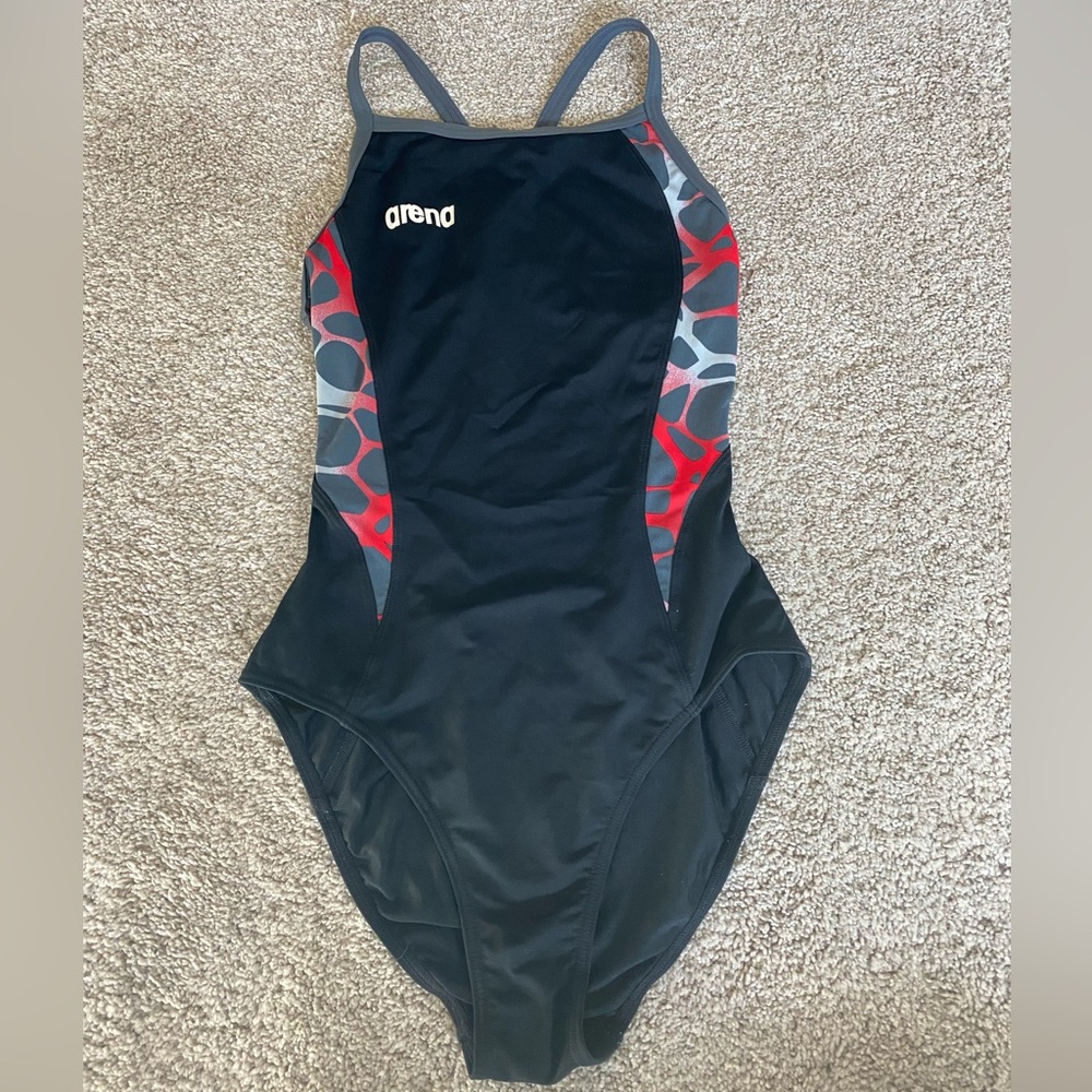 Arena Women’s Open Back Swimsuit One Piece Gray with Red Design on sides